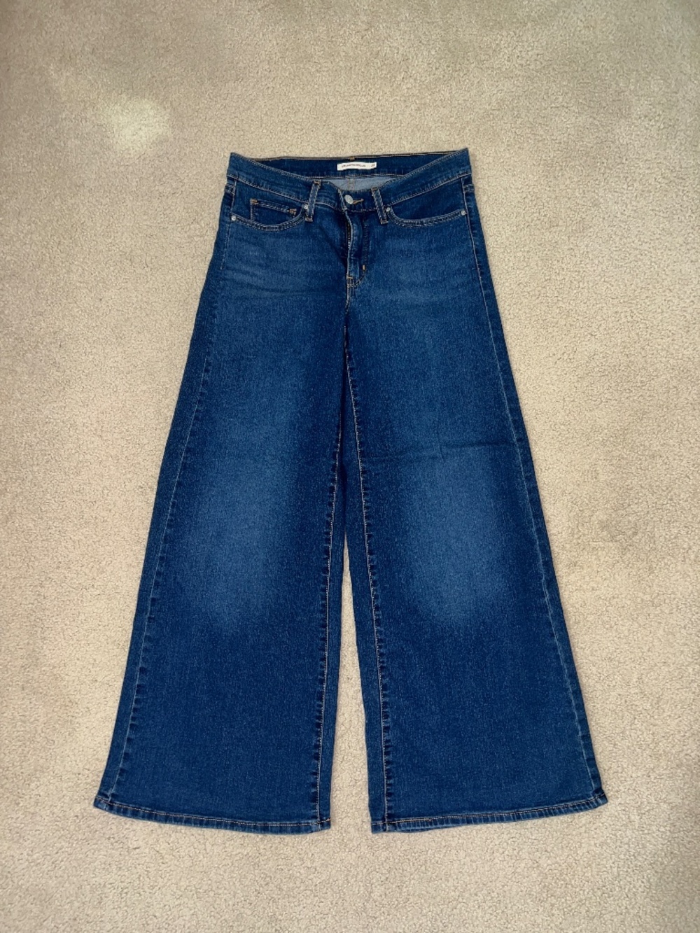 Levi's 318 SHAPING WIDE LEG WOMEN'S JEANS in Dark Wash size 29" length 32"